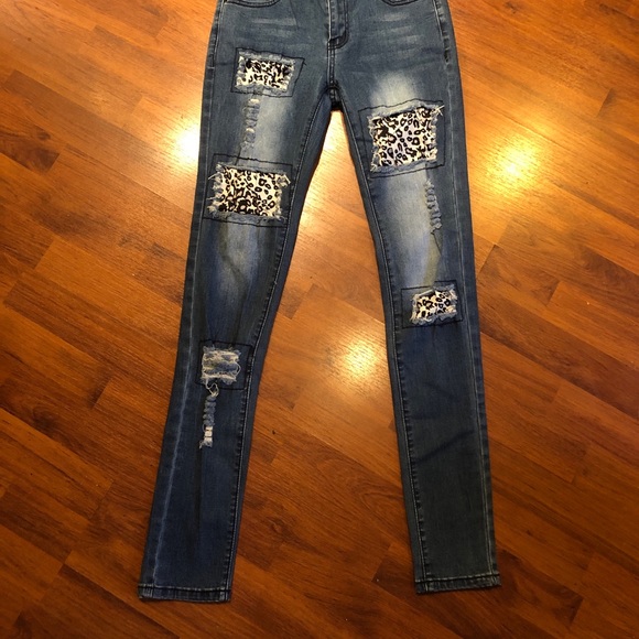 Lucky + Blessed Jeans. Size 4, Skinny Jeans. Comes with leopard patches on front - Picture 2 of 16